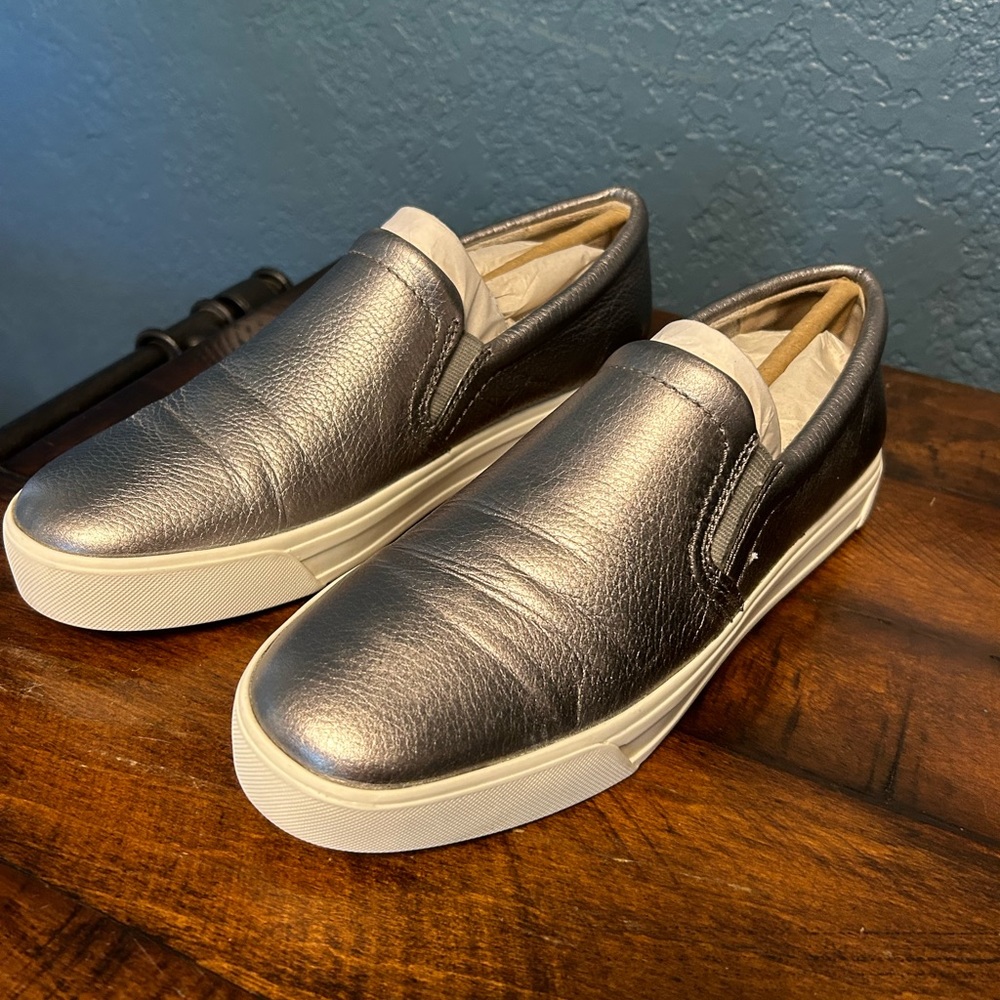 Naturalizer Aileen Pewter slip on sneakers in box